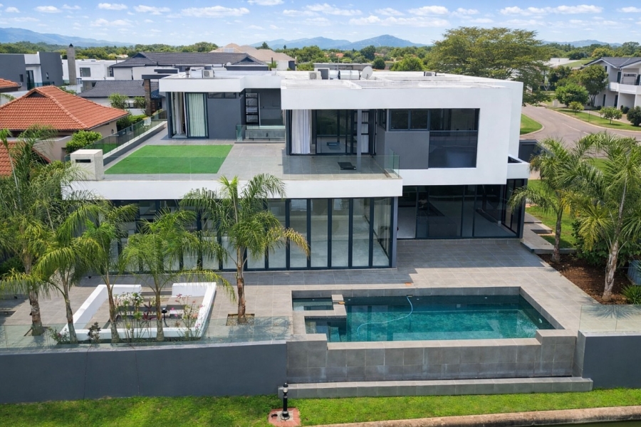 6 Bedroom Property for Sale in The Islands Estates North West